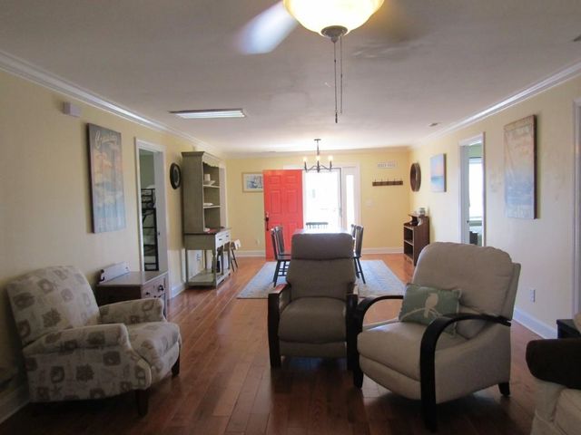 311 36th Ave. N, North Myrtle Beach, SC 29582