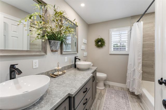 3301 Winter Lane, Baytown, TX 77521