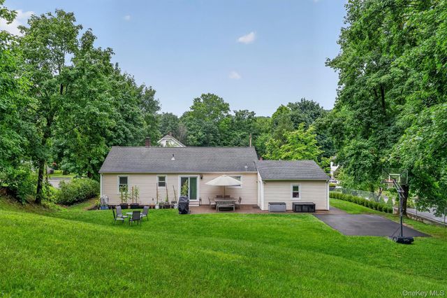 8 Durrin Avenue, Cortlandt Manor, NY 10567