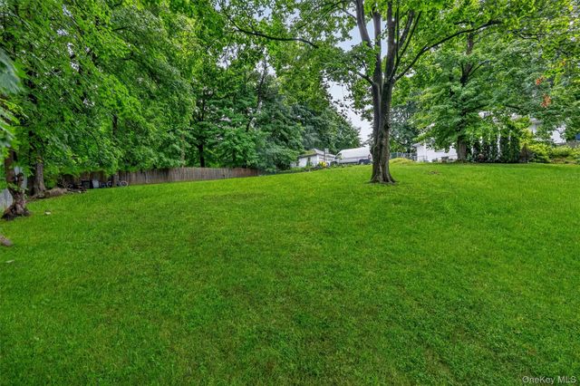 8 Durrin Avenue, Cortlandt Manor, NY 10567
