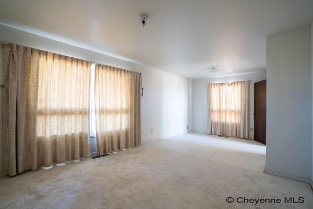 5318 BRAEHILL RD, Cheyenne, WY 82009