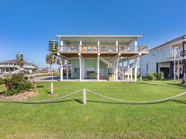2901 Lakeside Drive, Crystal Beach, TX 77650