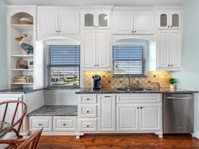 2901 Lakeside Drive, Crystal Beach, TX 77650