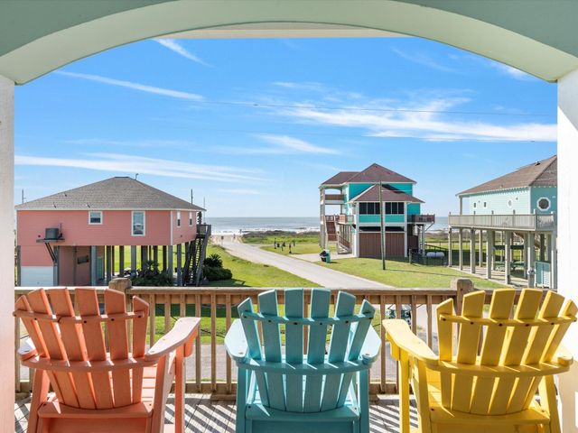 2901 Lakeside Drive, Crystal Beach, TX 77650