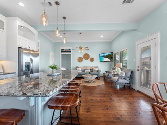 2901 Lakeside Drive, Crystal Beach, TX 77650