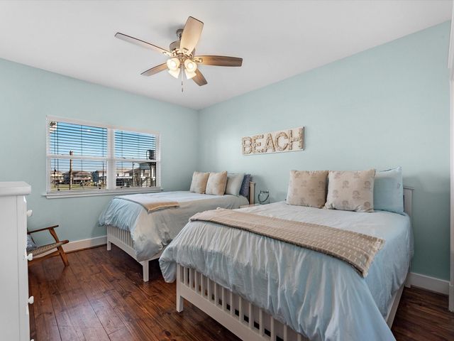 2901 Lakeside Drive, Crystal Beach, TX 77650