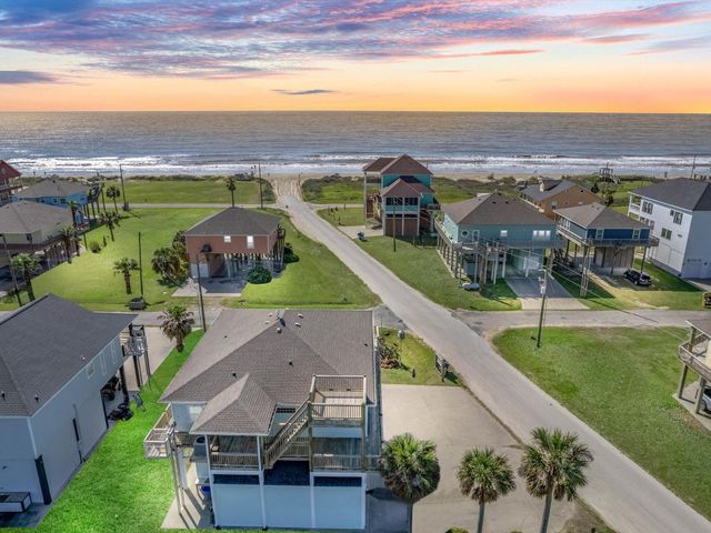 2901 Lakeside Drive, Crystal Beach, TX 77650