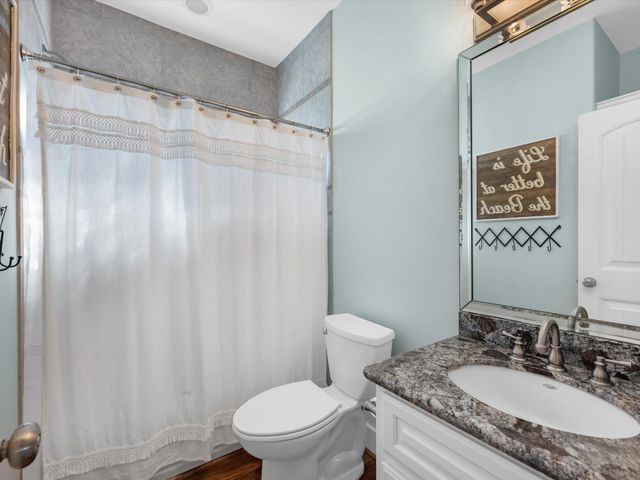 2901 Lakeside Drive, Crystal Beach, TX 77650