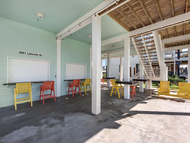 2901 Lakeside Drive, Crystal Beach, TX 77650