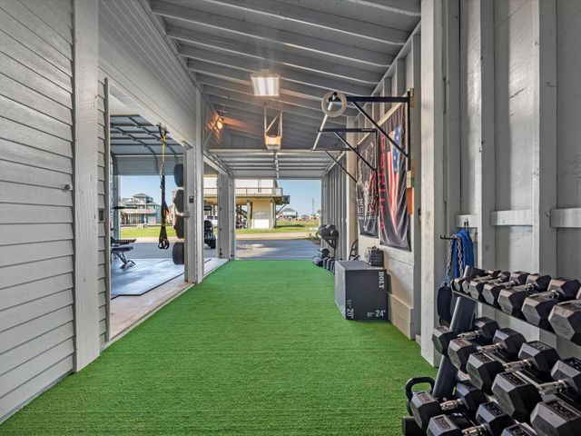 2901 Lakeside Drive, Crystal Beach, TX 77650