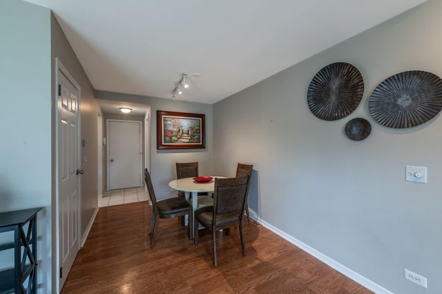 1900 Wisteria Court 6, Naperville, IL 60565