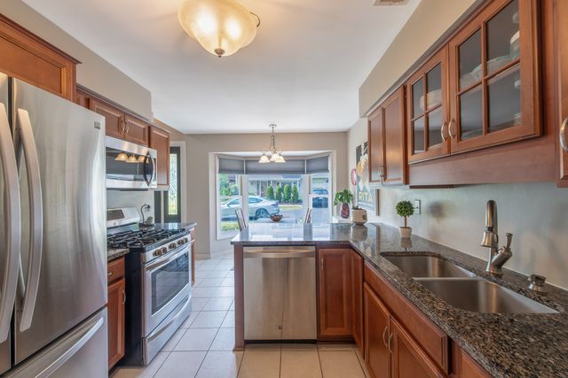 1900 Wisteria Court 6, Naperville, IL 60565