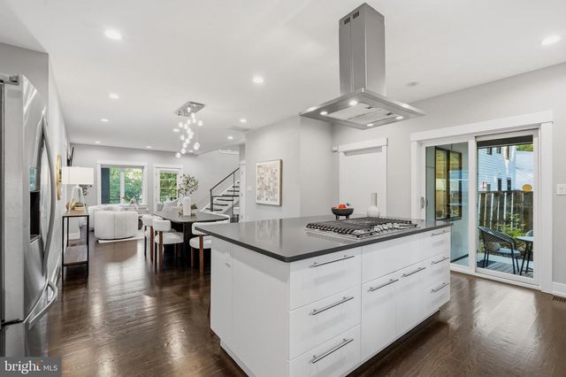 1408 N POWHATAN ST N, Arlington, VA 22205