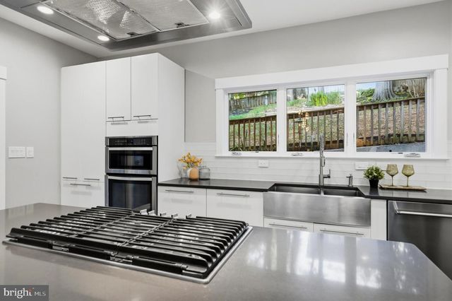 1408 N POWHATAN ST N, Arlington, VA 22205
