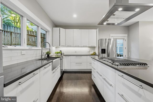 1408 N POWHATAN ST N, Arlington, VA 22205