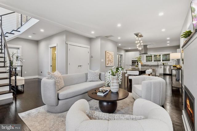 1408 N POWHATAN ST N, Arlington, VA 22205