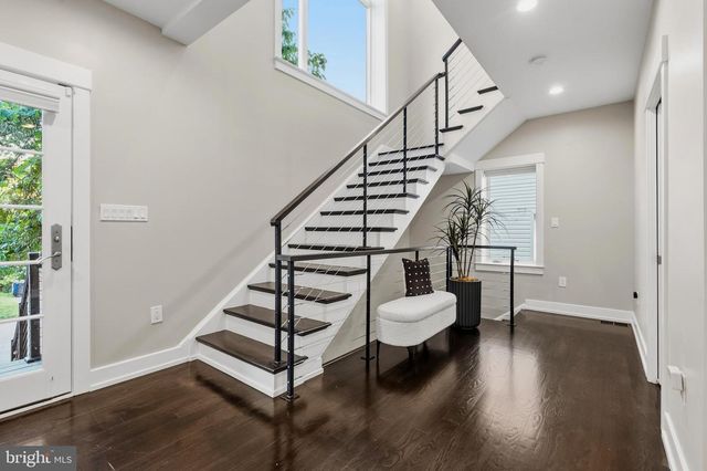 1408 N POWHATAN ST N, Arlington, VA 22205