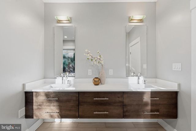 1408 N POWHATAN ST N, Arlington, VA 22205