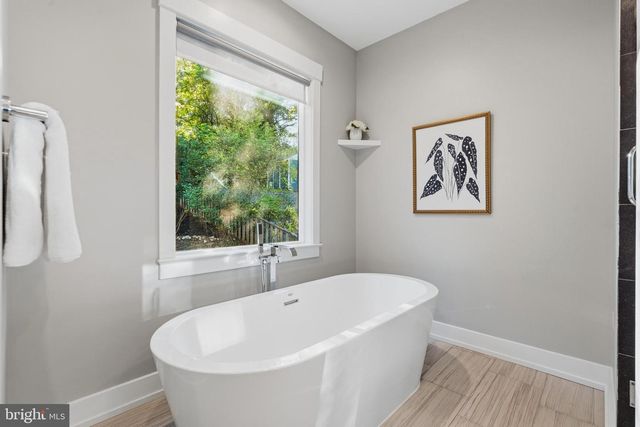 1408 N POWHATAN ST N, Arlington, VA 22205