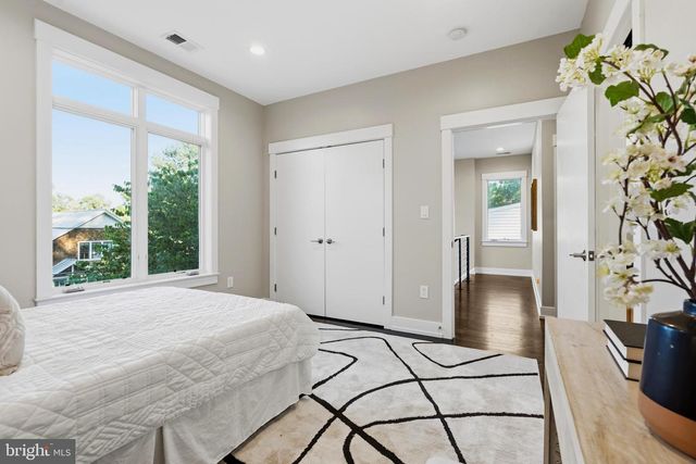 1408 N POWHATAN ST N, Arlington, VA 22205