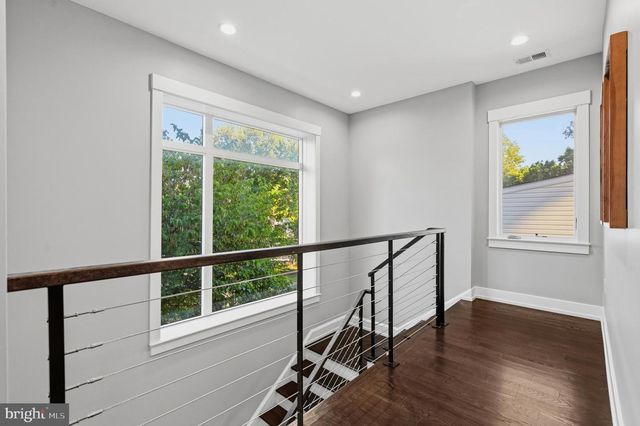 1408 N POWHATAN ST N, Arlington, VA 22205