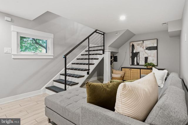 1408 N POWHATAN ST N, Arlington, VA 22205