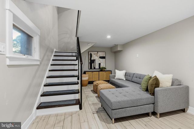 1408 N POWHATAN ST N, Arlington, VA 22205