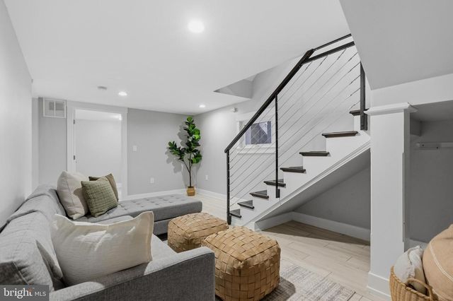 1408 N POWHATAN ST N, Arlington, VA 22205