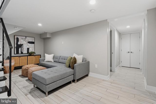 1408 N POWHATAN ST N, Arlington, VA 22205