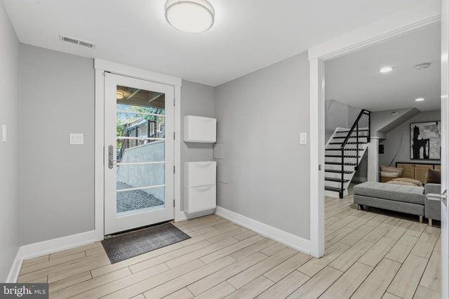 1408 N POWHATAN ST N, Arlington, VA 22205
