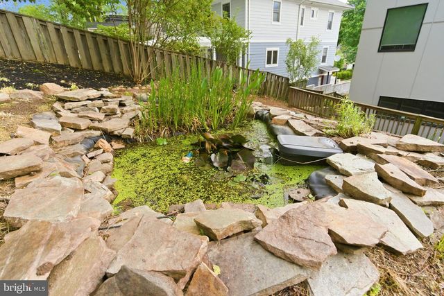 1408 N POWHATAN ST N, Arlington, VA 22205
