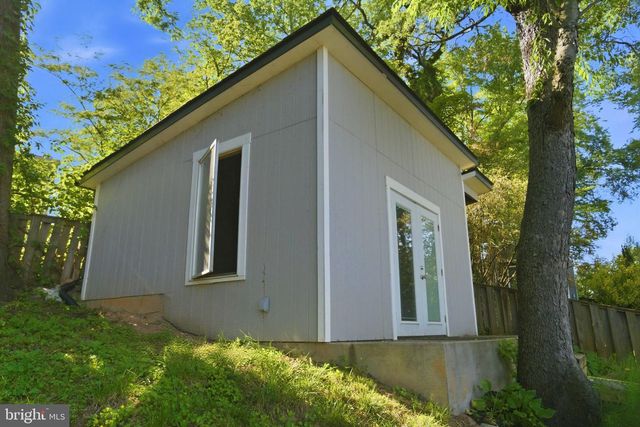 1408 N POWHATAN ST N, Arlington, VA 22205