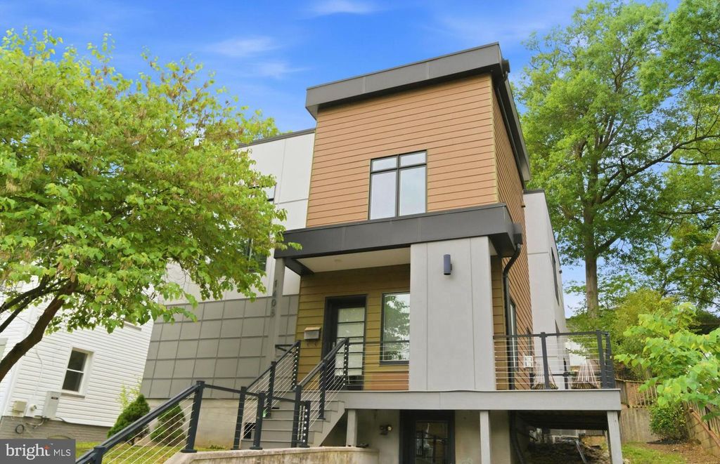 1408 N POWHATAN ST N, Arlington, VA 22205