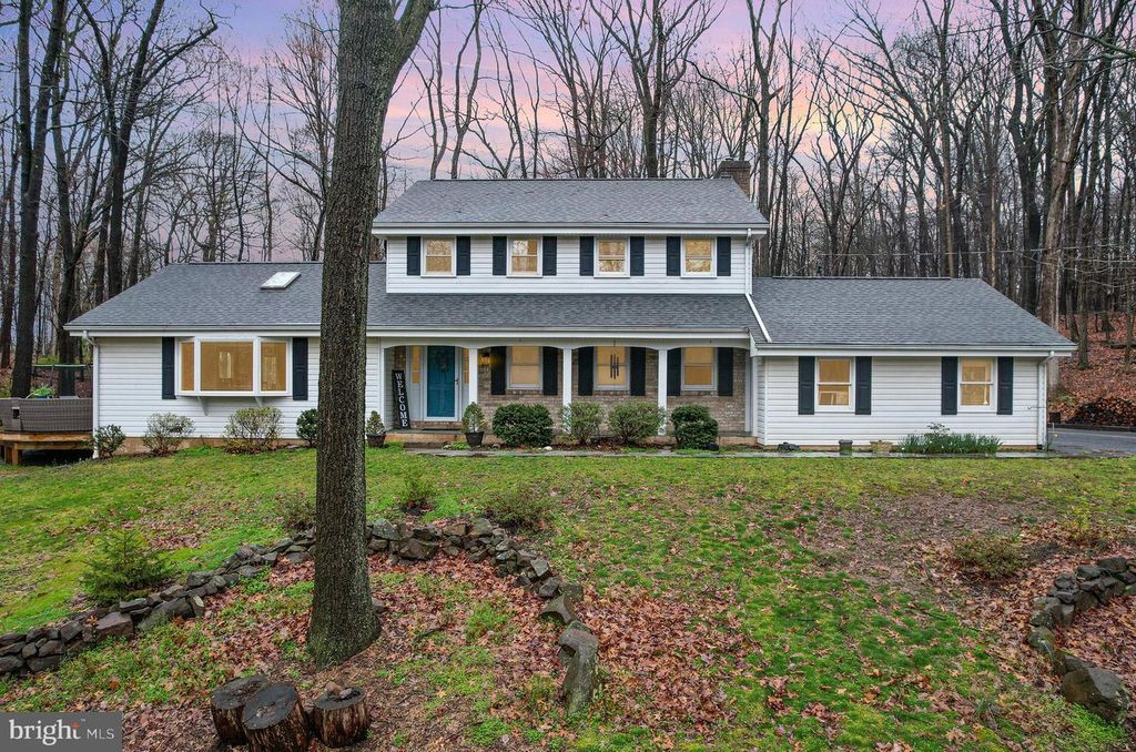 21 LAUREL RIDGE RD, Hershey, PA 17033
