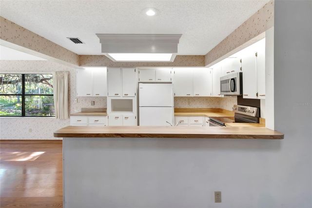 18426 VILLA CITY ROAD, Groveland, FL 34736