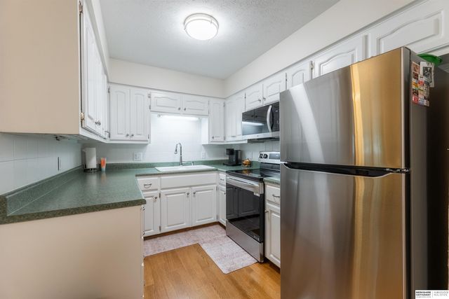 910 S 153rd Court, Omaha, NE 68154