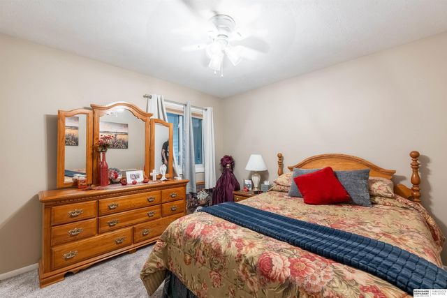 910 S 153rd Court, Omaha, NE 68154