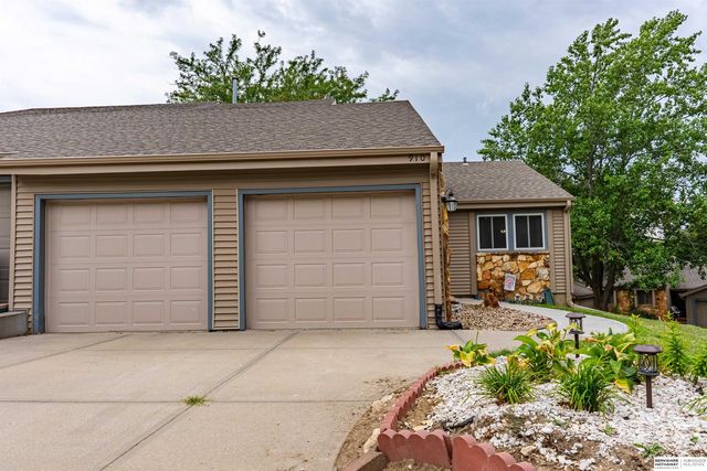 910 S 153rd Court, Omaha, NE 68154