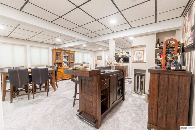 910 S 153rd Court, Omaha, NE 68154