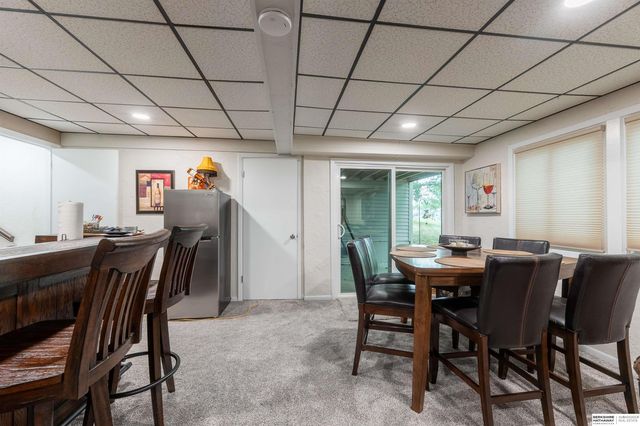 910 S 153rd Court, Omaha, NE 68154