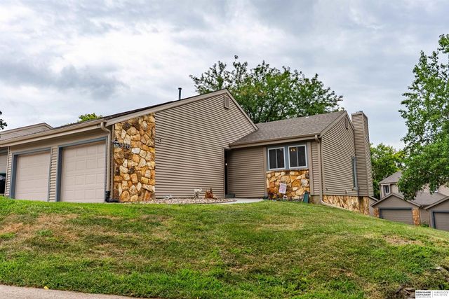 910 S 153rd Court, Omaha, NE 68154