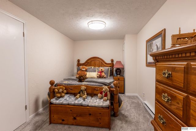 910 S 153rd Court, Omaha, NE 68154