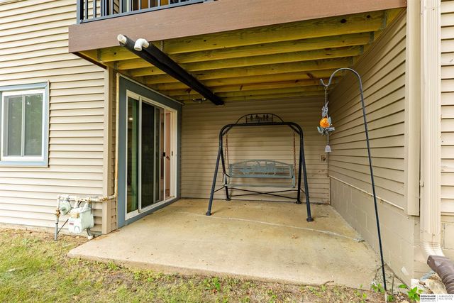 910 S 153rd Court, Omaha, NE 68154