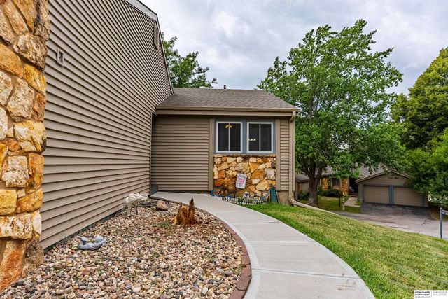 910 S 153rd Court, Omaha, NE 68154