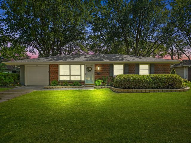 1403 Hampton Lane, Schaumburg, IL 60193