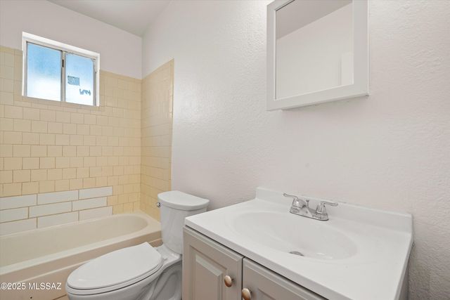 1408 N Hualpai Road, Tucson, AZ 85745