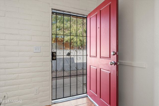 1408 N Hualpai Road, Tucson, AZ 85745