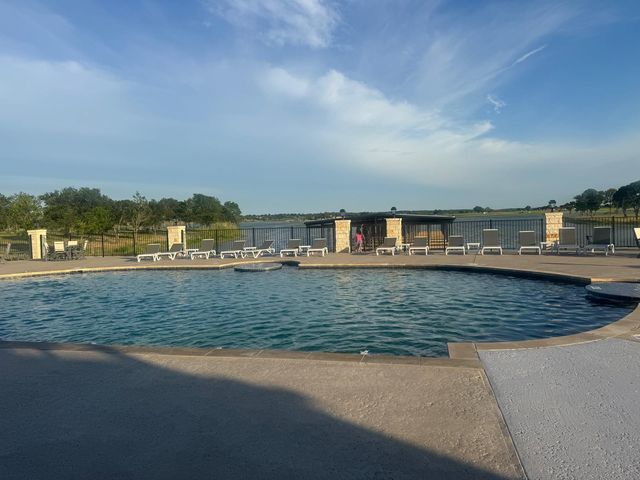 1 Water Front Clb Dr, Corsicana, TX 75109