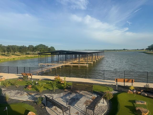 1 Water Front Clb Dr, Corsicana, TX 75109