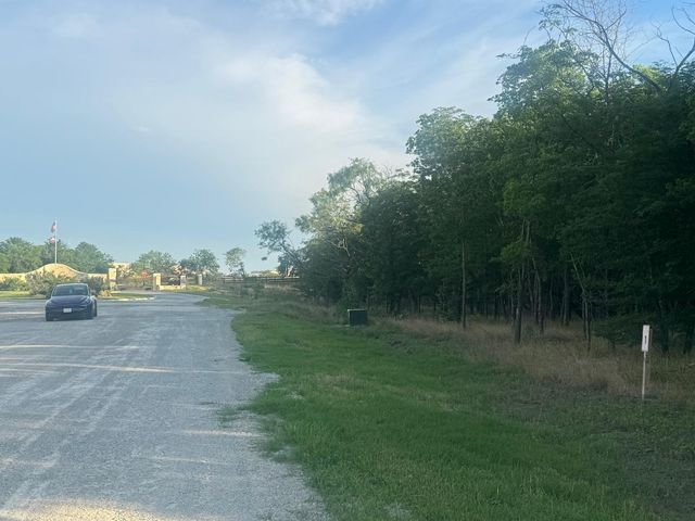 1 Water Front Clb Dr, Corsicana, TX 75109